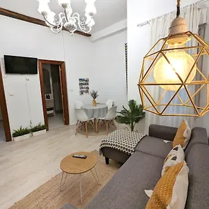 https://apartamento-tranquilo-casco-viejo.bilbaohotelsspain.com