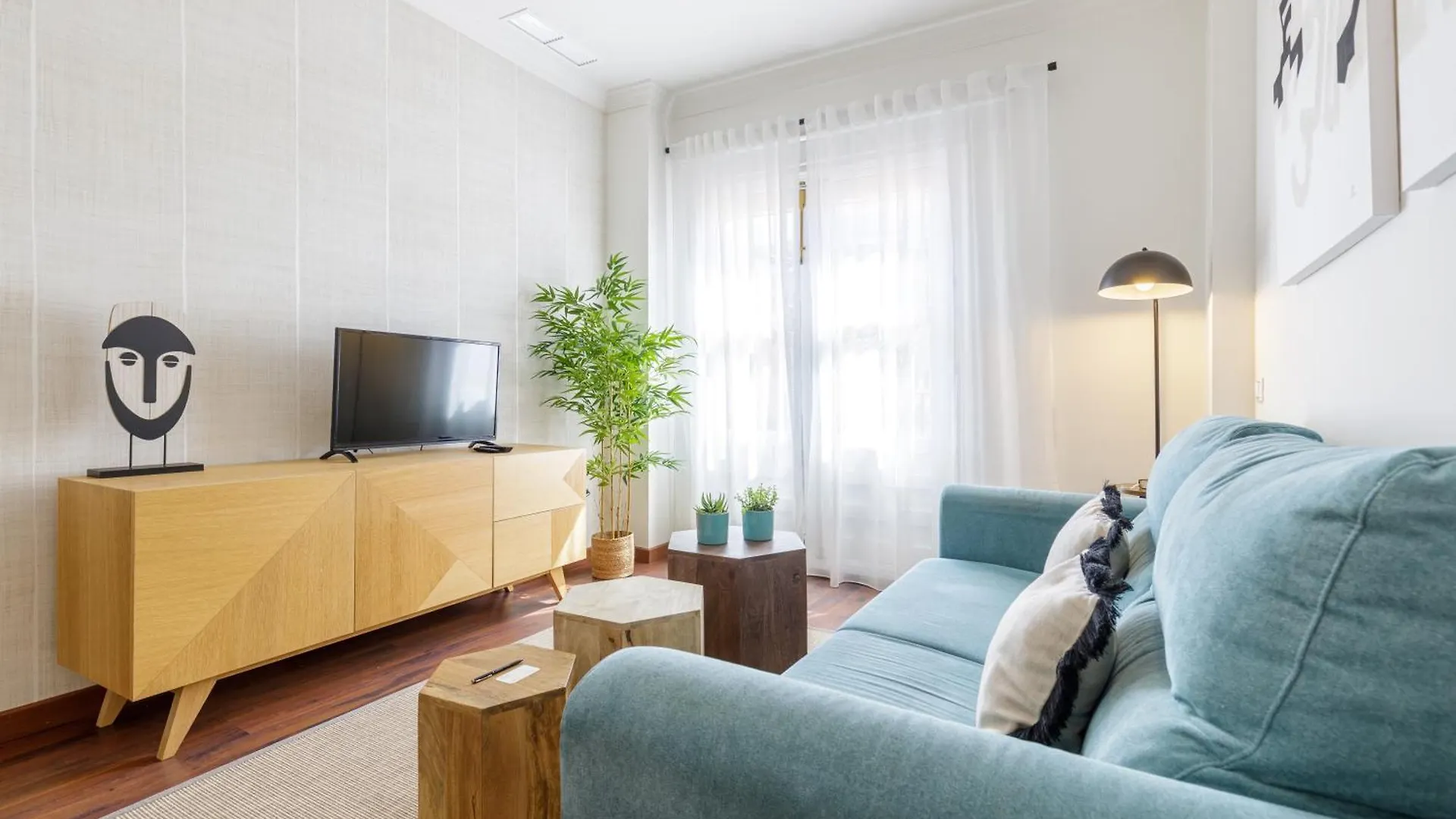 Alameda XI Boutique Apartment By Caleta Homes Málaga İspanya